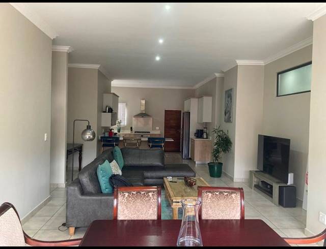 3 BEDROOM HOUSE FOR SALE IN SIX FOUNTAINS